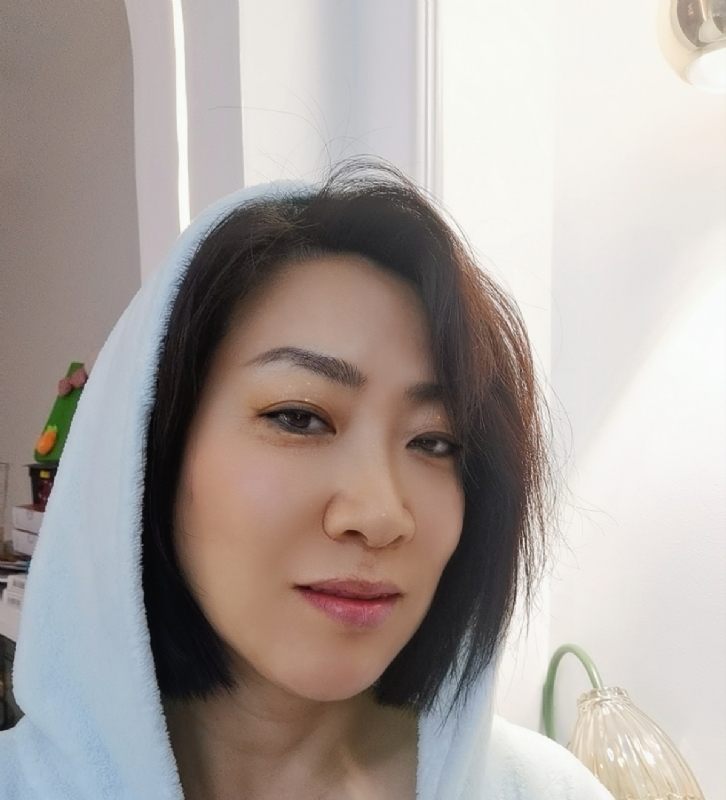 火玫瑰的第一张照片--延吉闪婚服务中心