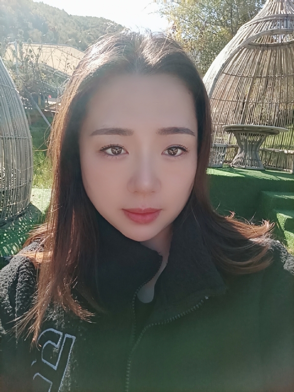 阿燕的第一张照片--延吉闪婚服务中心